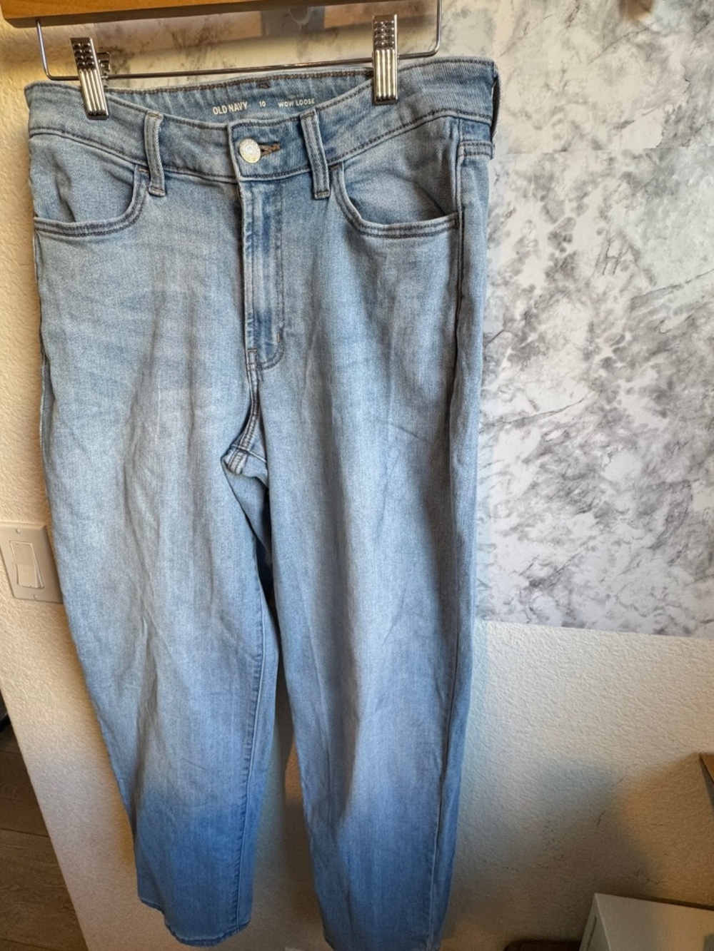 Old Navy High Rise Wow Loose- Size 10 Light wash, straight leg.